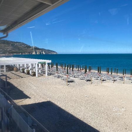 B&B Direttamente Sul Mare Da Antonino Mattinata Extérieur photo
