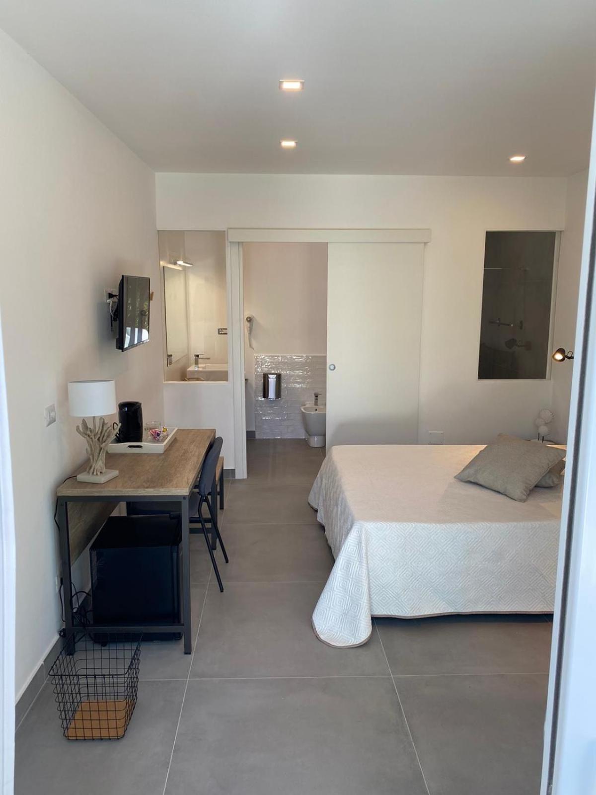 B&B Direttamente Sul Mare Da Antonino Mattinata Extérieur photo